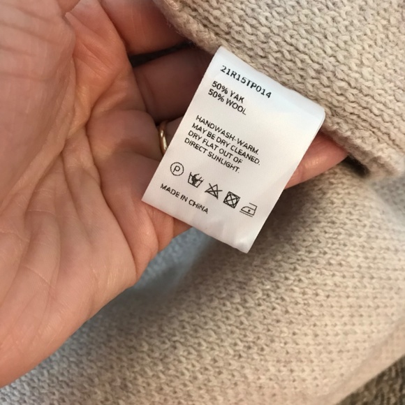 Nap yak wool cardigan medium vguc - Picture 5 of 5